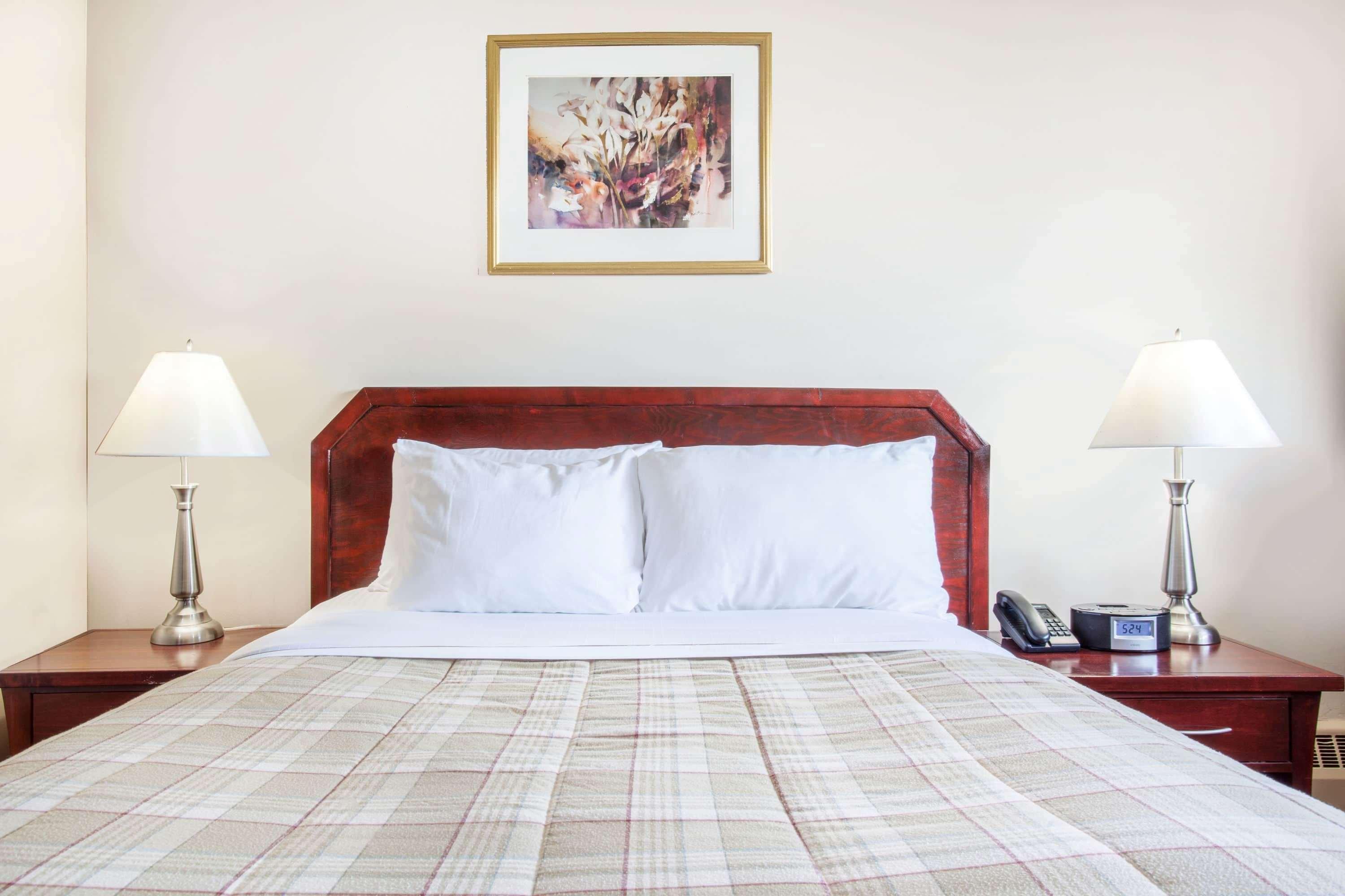 Howard Johnson Inn By Wyndham Kingston Bagian luar foto